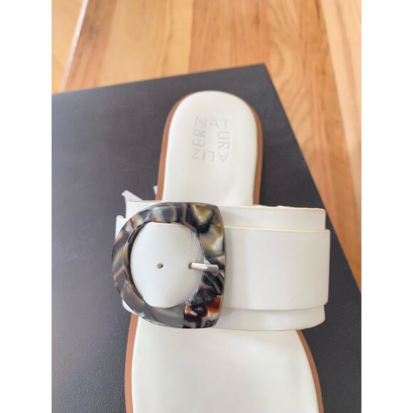 NWT/B Naturalizer Finola White Leather Sandals 8 us Buckle Detail/Summer Shoes - Picture 8 of 13